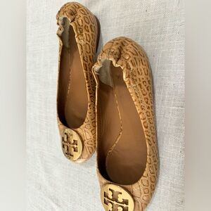 Tory Burch Camel flats - Size 6 l Preloved